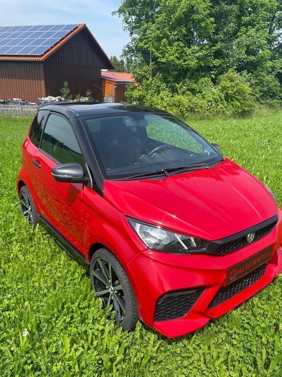 Rot Gebraucht 2022 Aixam City | 14.500 € (Teuer) - Bild 1/4