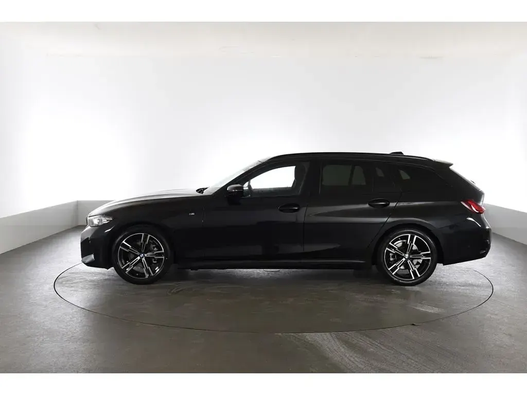 Gebraucht BMW 318 M Sport 154 PS (113 kW) 2025 Schwarz Kombi