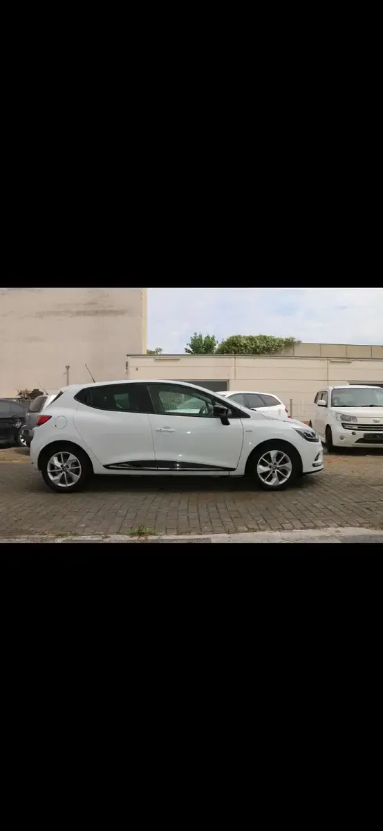Gebraucht Renault Clio IV LIMITED 118 PS (86 kW) 2017 Weiß Limousine