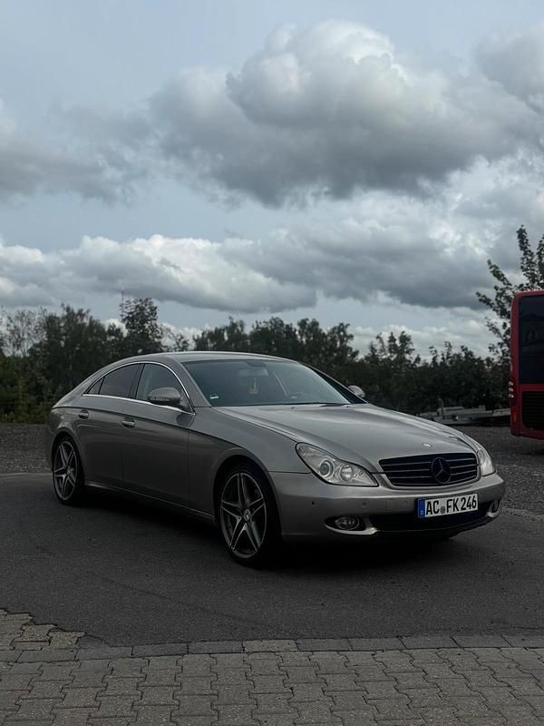 Beige Gebraucht 2006 Mercedes CLS320 Limousine | 5.500 € (Guter Preis) - Bild 1/4