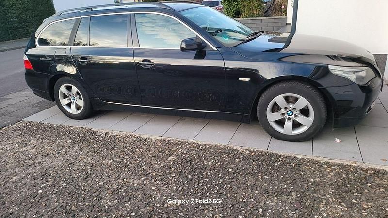 Schwarz Gebraucht 2009 BMW 520 Kombi | 2.700 € (Superpreis) - Bild 1/4