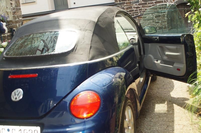 Blau Gebraucht 2004 VW Beetle Cabrio | 1.750 € - Bild 1/4