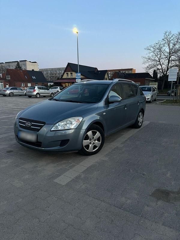 Gebraucht Kia Ceed 115 PS (84 kW) 2008 Grau Kleinwagen