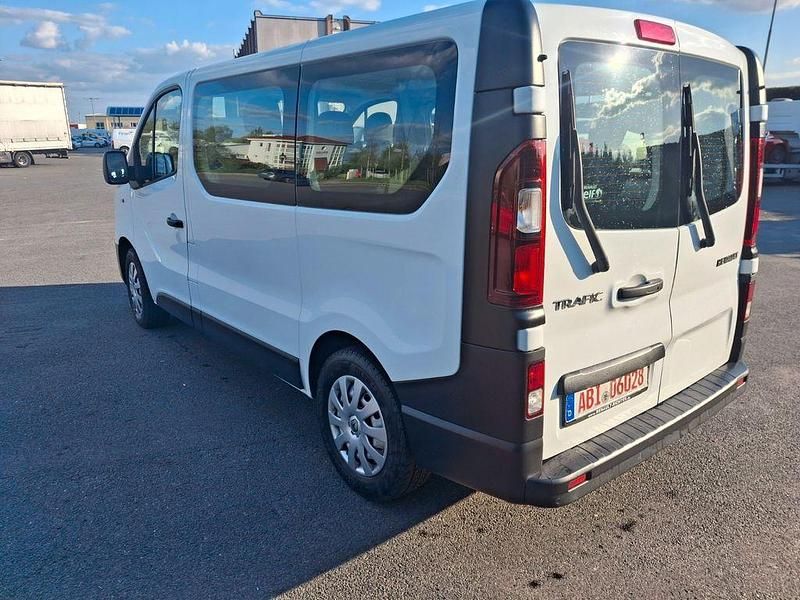Second-hand Renault Trafic 121 CP (88 kW) 2019 Alb Monovolum