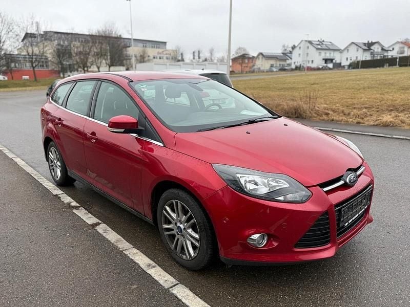 Gebraucht Ford Focus Titanium 150 PS (110 kW) 2012 Rot Kombi