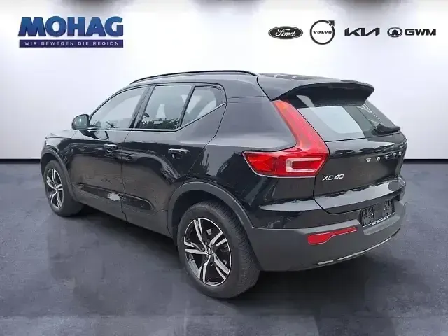 Gebraucht Volvo XC40 Plus 163 PS (119 kW) 2023 Schwarz SUV