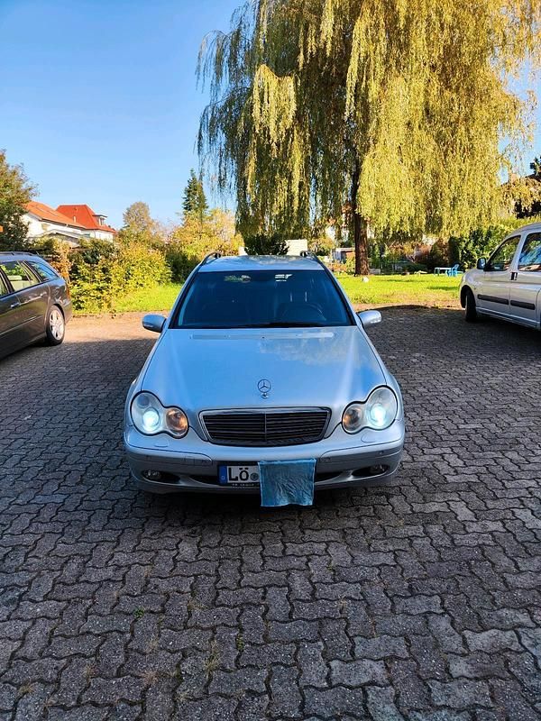 Silber Gebraucht 2004 Mercedes C220 Kombi | 2.600 € (Guter Preis) - Bild 1/4