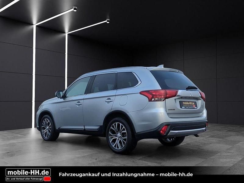 Gebraucht Mitsubishi Outlander Plus 150 PS (110 kW) 2018 Silber SUV