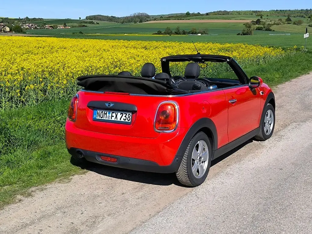 Second-hand Mini One Cabriolet 102 CP (75 kW) 2017 Negru Cabrio