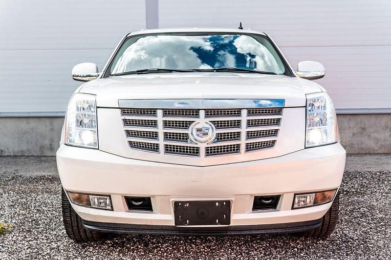 Gebraucht Cadillac Escalade 409 PS (300 kW) 2007 Weiß SUV