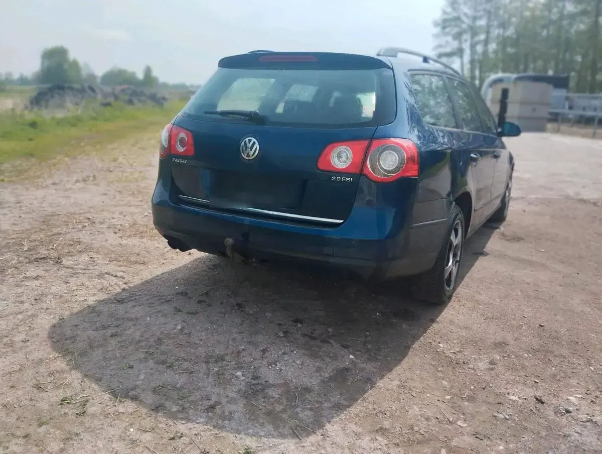 Gebraucht VW Passat 140 PS (102 kW) 2006 Blau Kombi