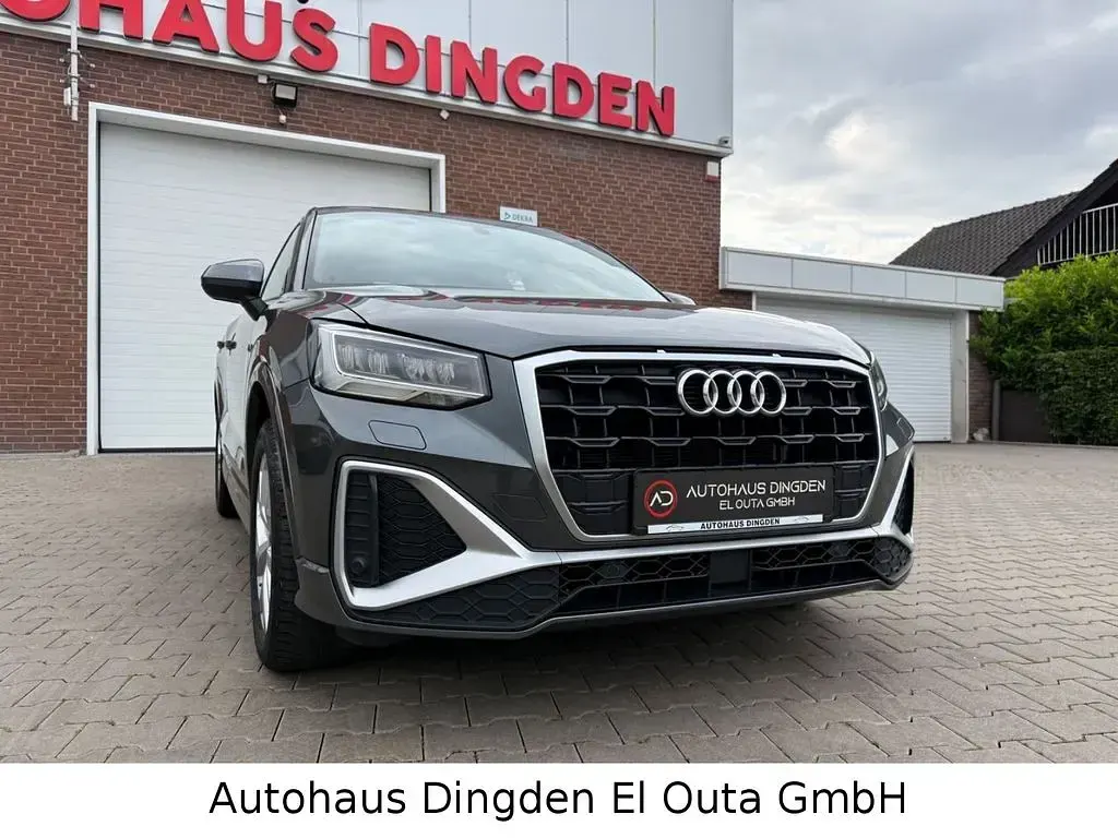 Gebraucht Audi Q2 S-Line 150 PS (110 kW) 2022 Grau SUV