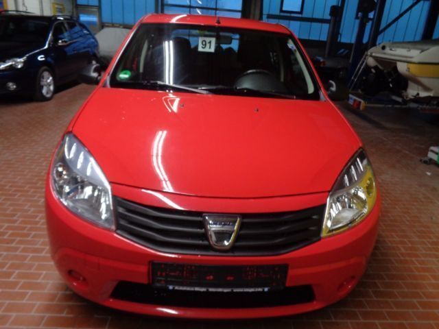 Gebraucht Dacia Sandero Ambiance 75 PS (55 kW) 2010 Rot Kleinwagen