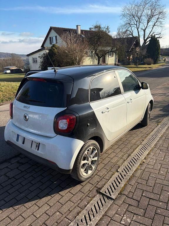 Gebraucht Smart ForFour 71 PS (52 kW) 2019 Weiß Kleinwagen