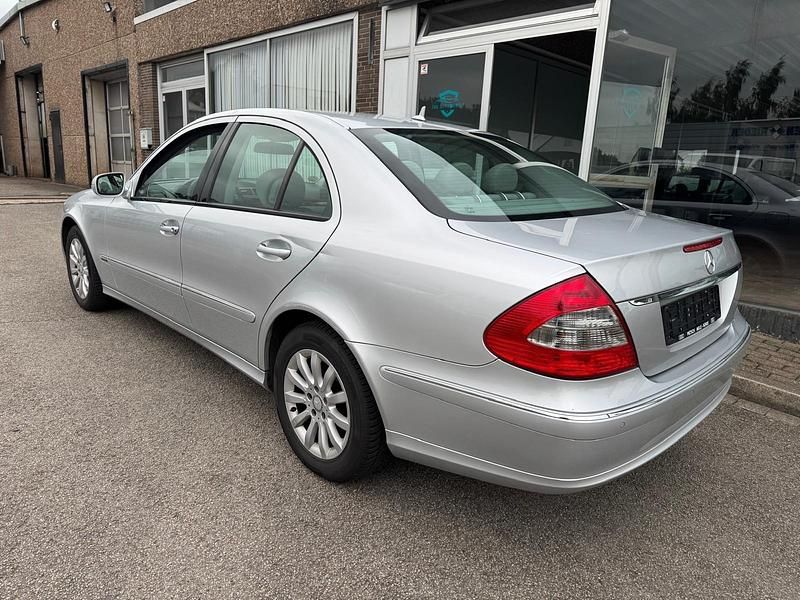 Gebraucht Mercedes E200 Elegance 184 PS (135 kW) 2008 Silber Limousine