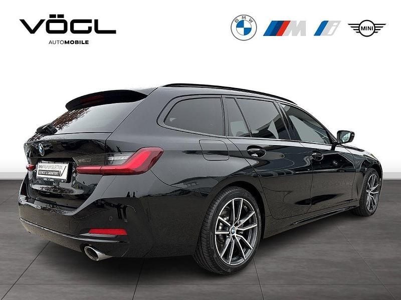 Gebraucht BMW 330 Sport Line 286 PS (210 kW) 2023 Schwarz ii Kombi