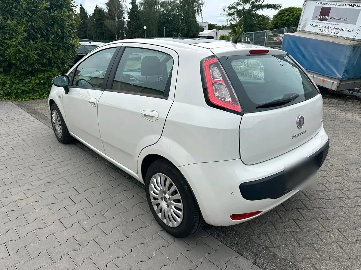 Gebraucht Fiat Punto Evo 105 PS (77 kW) 2011 Weiß Kleinwagen