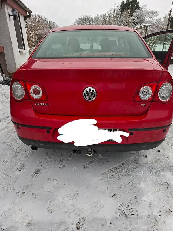 Gebraucht VW Passat 122 PS (89 kW) 2010 Rot Limousine