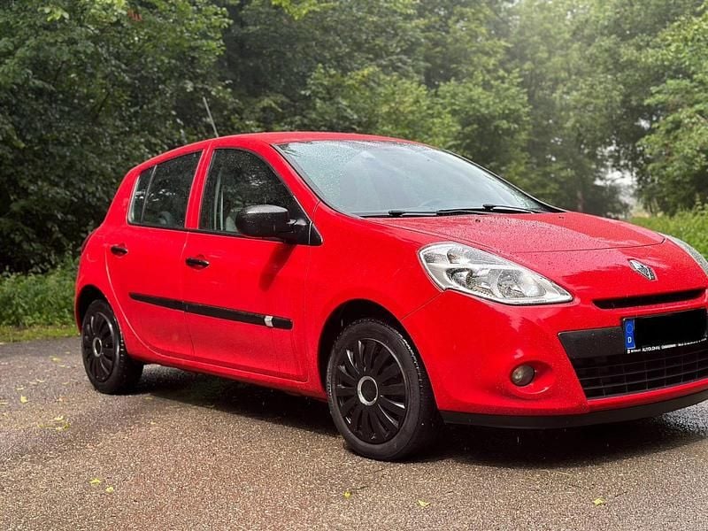 Rot Gebraucht 2009 Renault Clio II Kleinwagen | 3.999 € - Bild 1/4