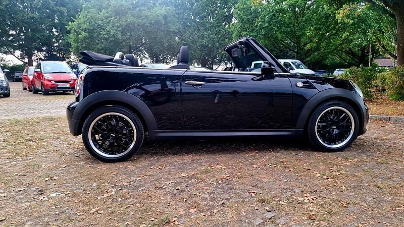 Schwarz Gebraucht 2010 Mini Cooper Cabriolet Cabrio | 6.500 € (Etwas zu teuer) - Bild 1/4