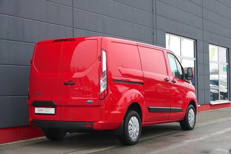 Gebraucht Ford Transit Custom 105 PS (77 kW) 2020 Rot Van / Kleinbus