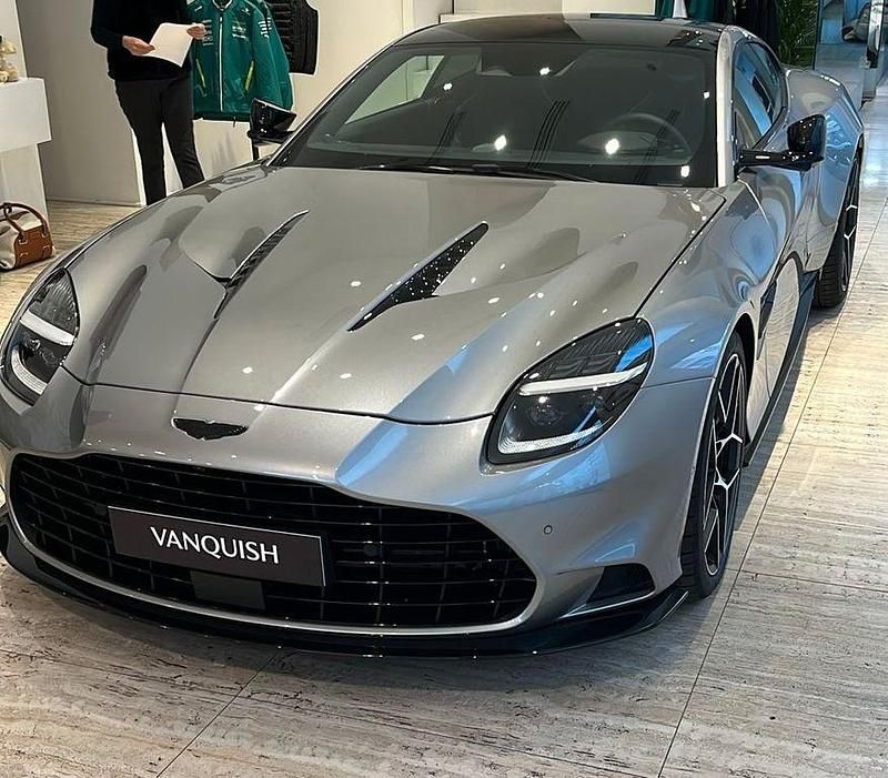 Neu Aston Martin Vanquish 835 PS (614 kW) 2025 Silber