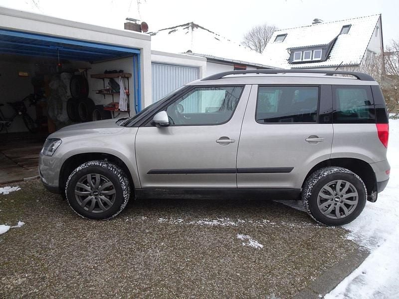 Gebraucht Skoda Yeti 115 PS (84 kW) 2017 Andere farben SUV