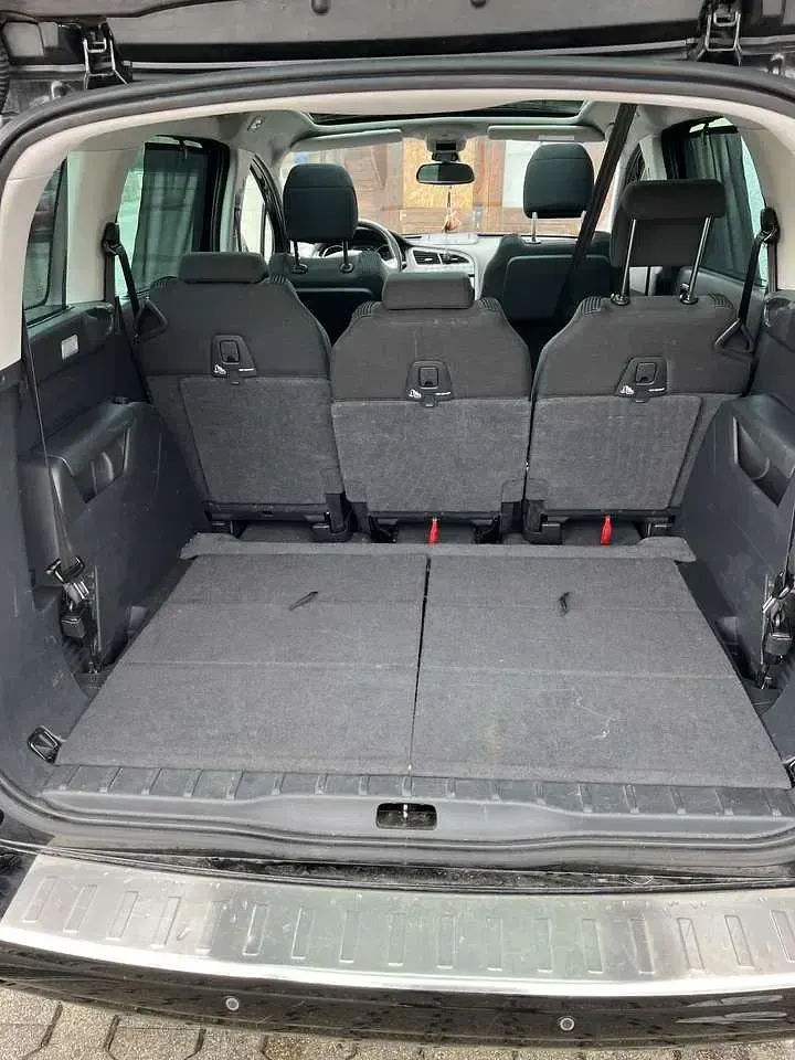 Gebraucht Peugeot 5008 Allure 163 PS (119 kW) 2015 Schwarz Van / Kleinbus