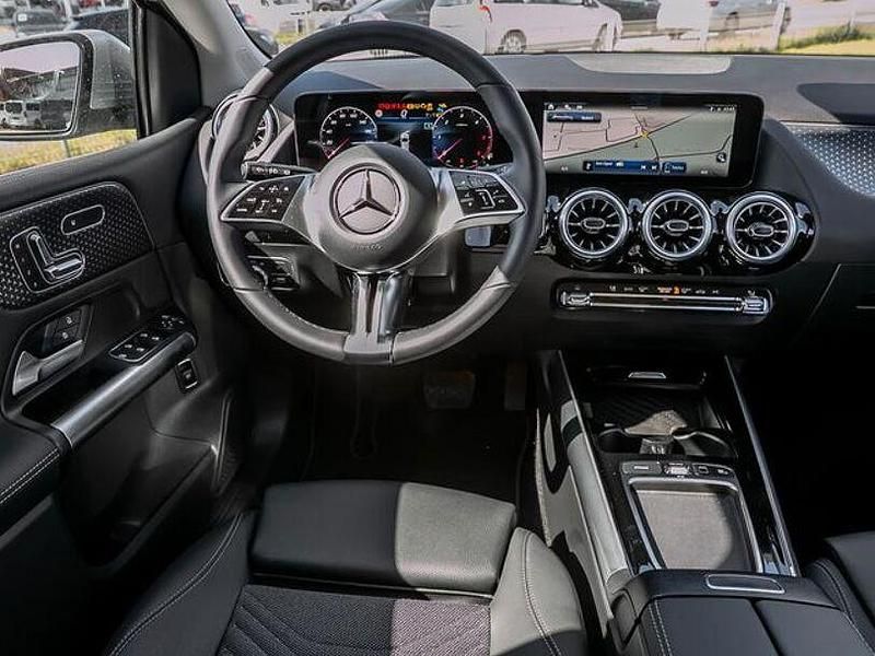 Gebraucht Mercedes B200 Advanced Plus 150 PS (110 kW) 2025 Silber Van / Kleinbus