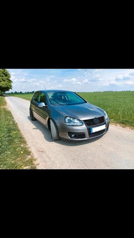 Grau Gebraucht 2006 VW Golf V GTI Kleinwagen | 2.999 € (Fairer Preis) - Bild 1/4