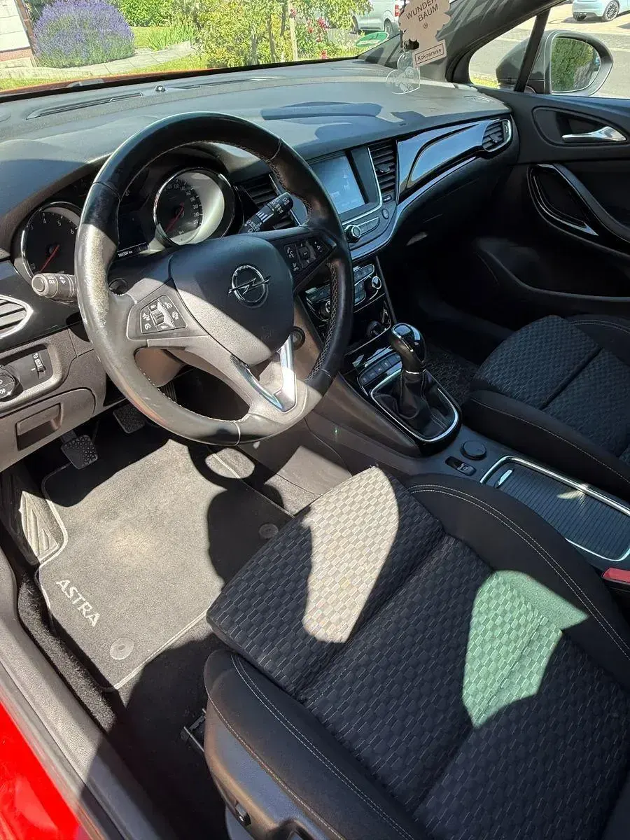 Gebraucht Opel Astra Dynamic 150 PS (110 kW) 2018 Rot Limousine