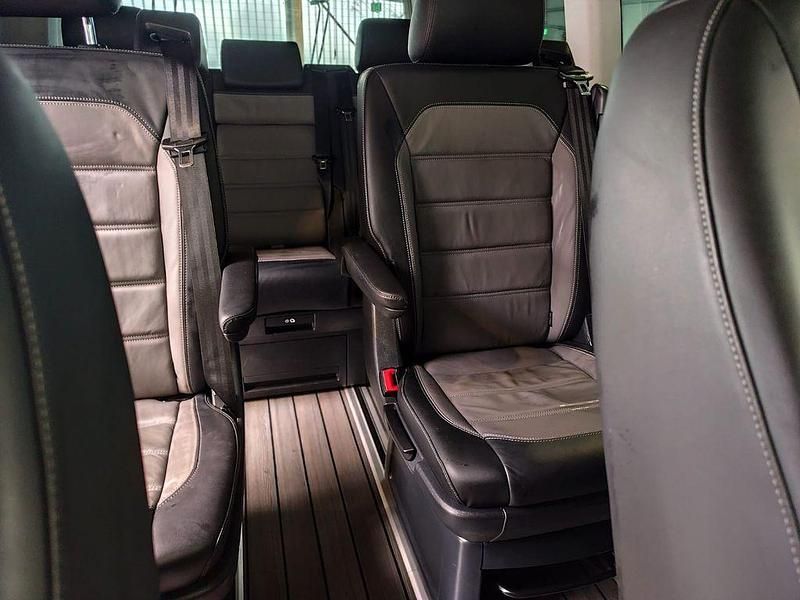 Gebraucht VW Multivan Comfortline 150 PS (110 kW) 2021 Schwarz Van