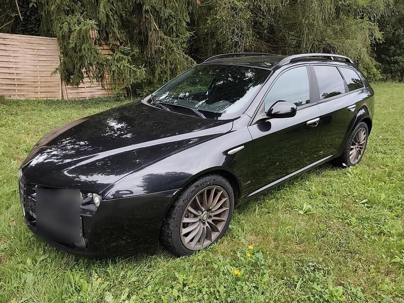 Gebraucht Alfa Romeo 159 170 PS (125 kW) 2011 Schwarz Kombi