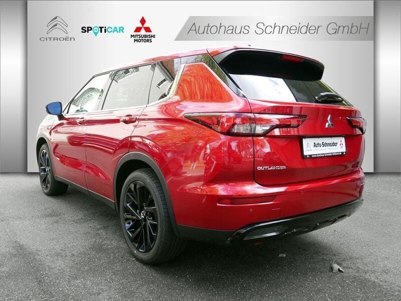 Gebraucht Mitsubishi Outlander Edition 184 PS (135 kW) 2023 Rot (metallic) SUV
