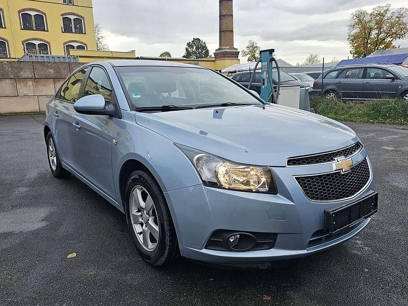 Blau Gebraucht 2009 Chevrolet Cruze Limousine | 3.600 € (Fairer Preis) - Bild 1/4