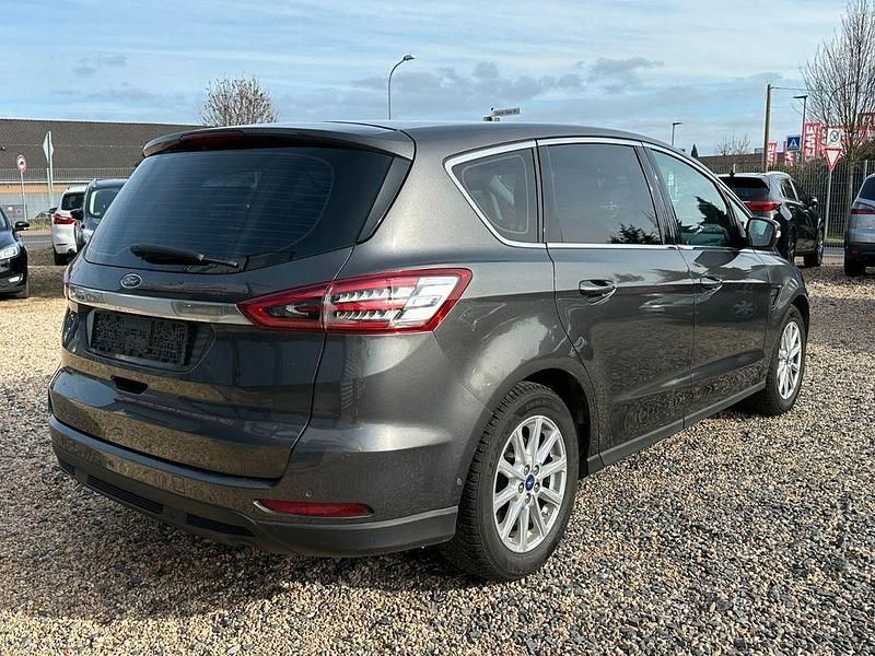 Gebraucht Ford S-MAX Titanium 150 PS (110 kW) 2015 Grau Van / Kleinbus