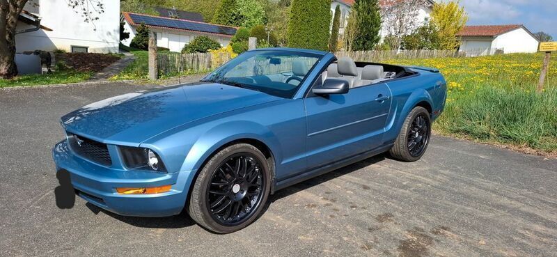 Blau Gebraucht 2006 Ford Mustang Cabrio | 13.950 € (Fairer Preis) - Bild 1/4