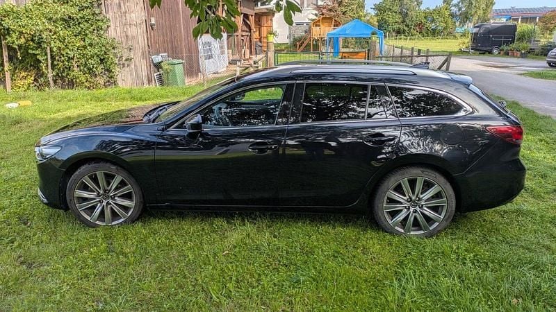 Schwarz Gebraucht 2020 Mazda 6 Sports-Line Kombi | 19.750 € (Guter Preis) - Bild 1/4