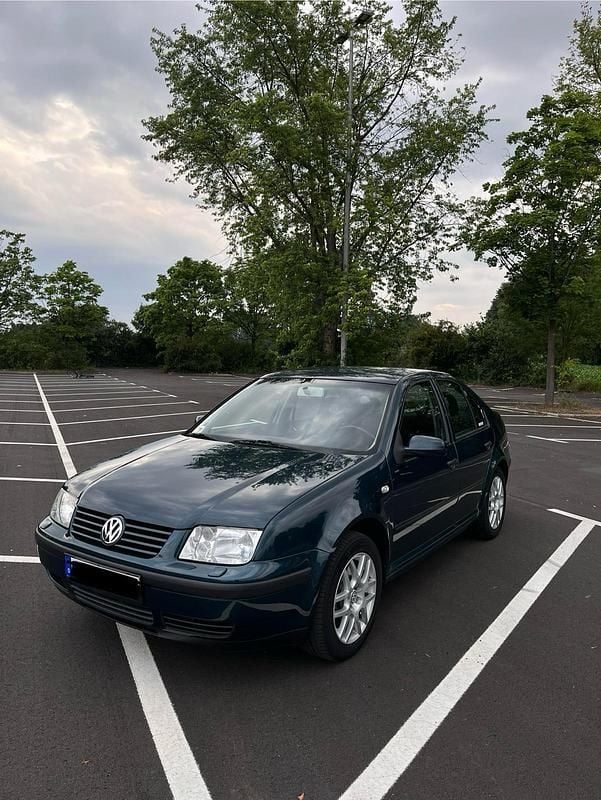 Grün Gebraucht 2002 VW Bora Edition Limousine | 1.550 € (Fairer Preis) - Bild 1/4