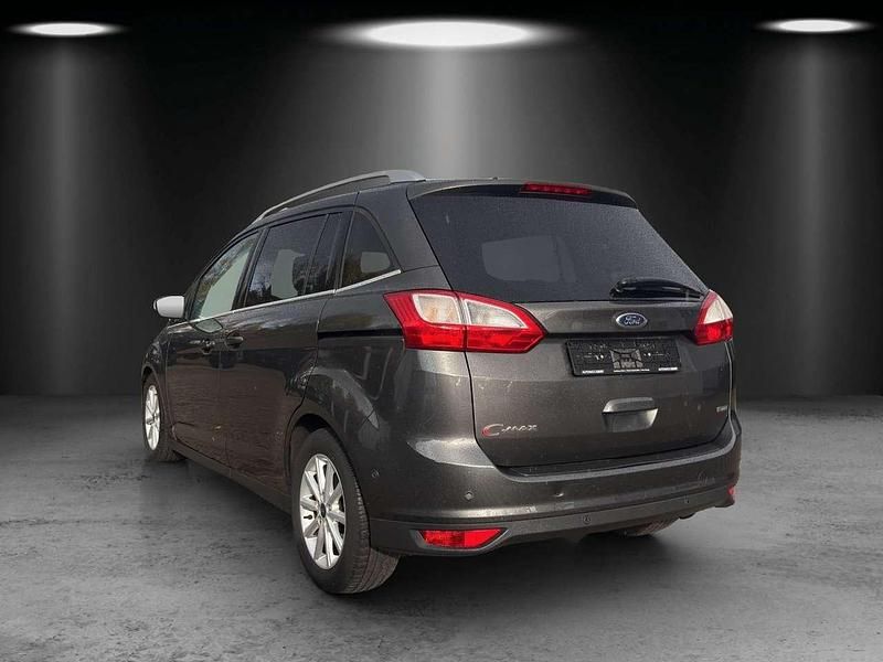 Gebraucht Ford Grand C-Max Titanium 150 PS (110 kW) 2016 Magneticgrau () Van / Kleinbus