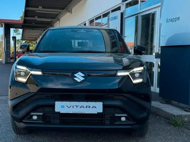 Neu Suzuki e-Vitara Club 105 kW (144 PS) 2026 Blau SUV