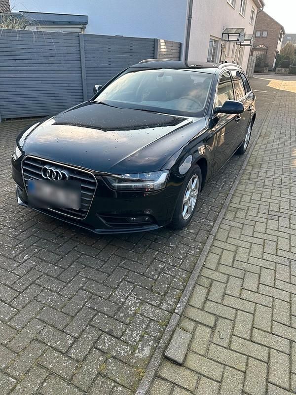 Schwarz Gebraucht 2012 Audi A4 Kombi | 7.300 € (Fairer Preis) - Bild 1/4