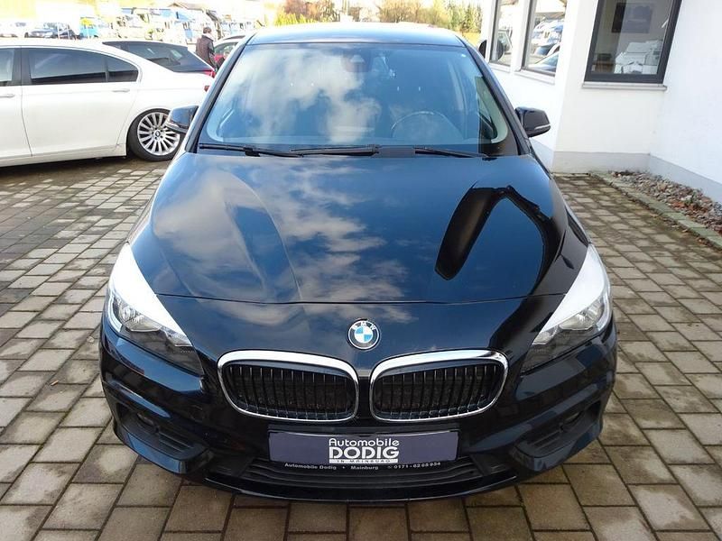 Schwarz Gebraucht 2015 BMW 218 Active Tourer Basis Van / Kleinbus | 6.900 € (Guter Preis) - Bild 1/4