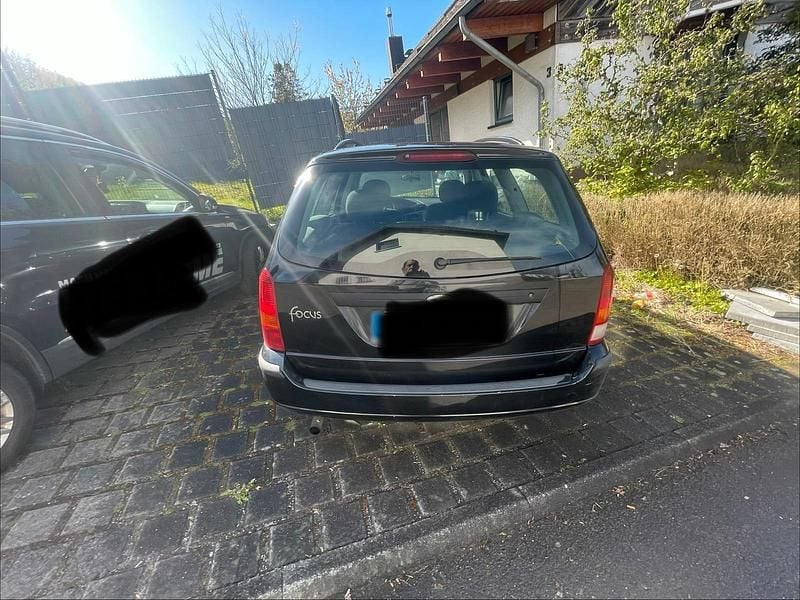 Usata Ford Focus 100 CV (73 kW) 2002 Nero Station wagon