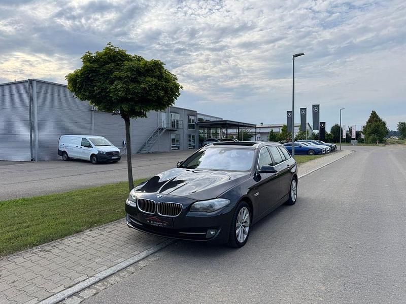 Schwarz Gebraucht 2013 BMW 530 Comfort Edition Kombi | 11.760 € (Superpreis) - Bild 1/4