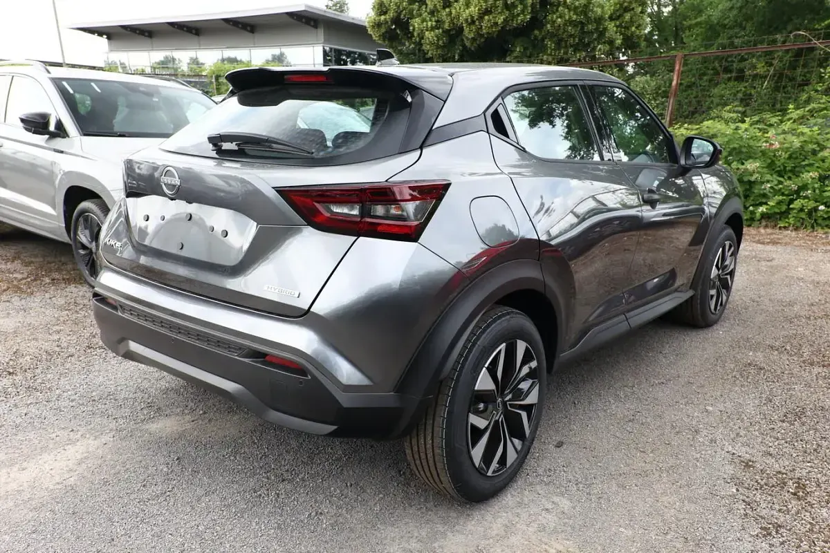 Neu Nissan Juke Acenta 143 PS (105 kW) 2025 Dark grey SUV