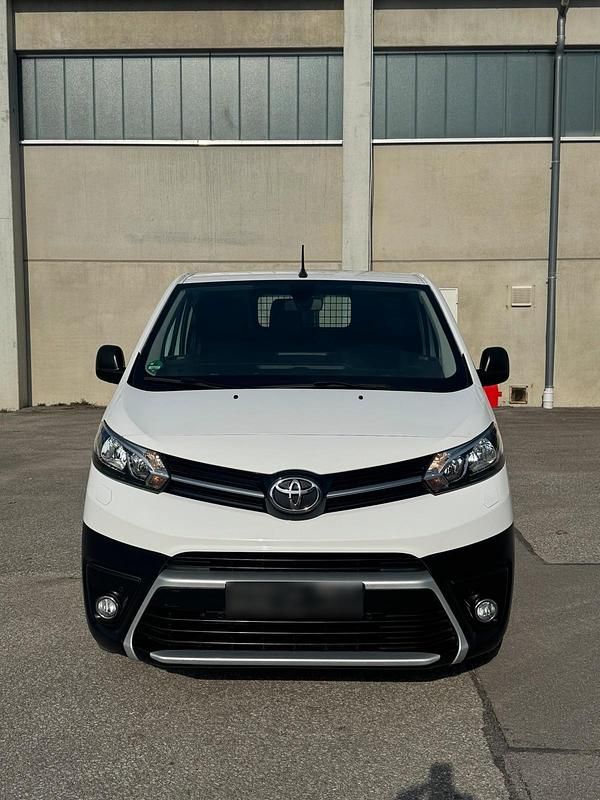 Gebraucht Toyota Proace 122 PS (89 kW) 2020 Weiß Van / Kleinbus