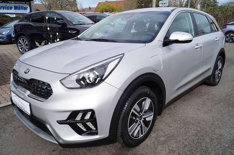 Gebraucht Kia Niro 141 PS (103 kW) 2021 Silber SUV
