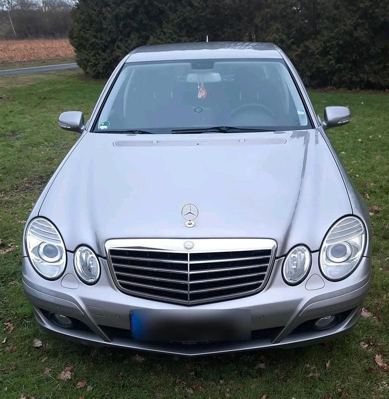 Gebraucht Mercedes E220 170 PS (125 kW) 2007 Silber Limousine