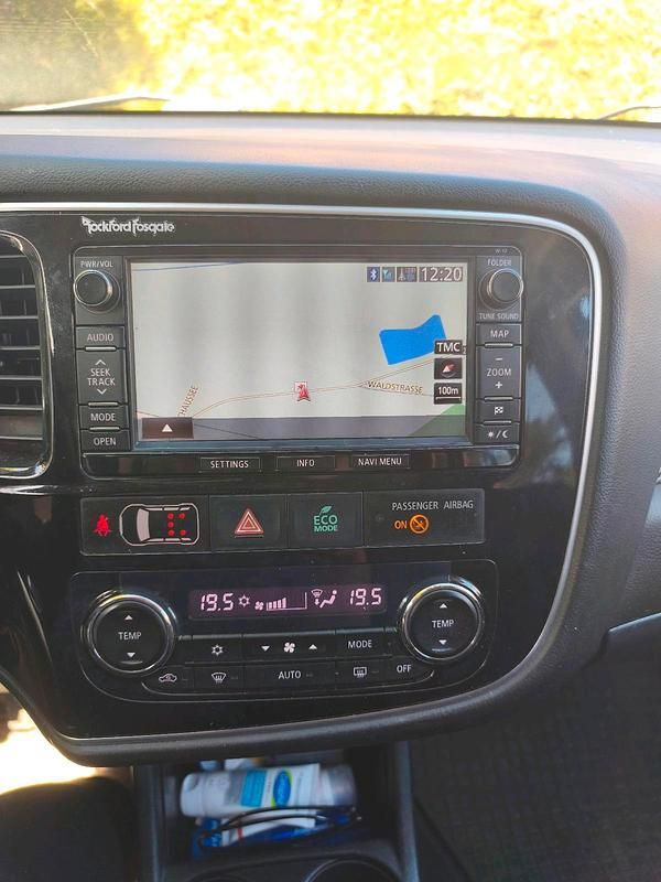 Second-hand Mitsubishi Outlander 150 CP (110 kW) 2014 Negru SUV